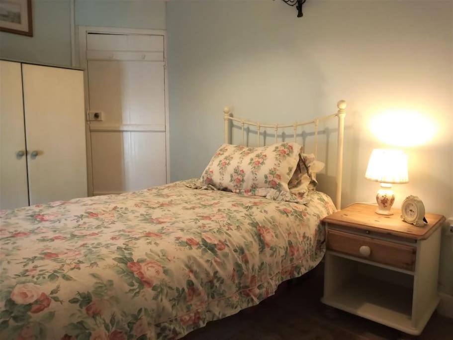 Ty Hen - Quirky Grade II Listed Cottage Blaenau Ffestiniog Luaran gambar